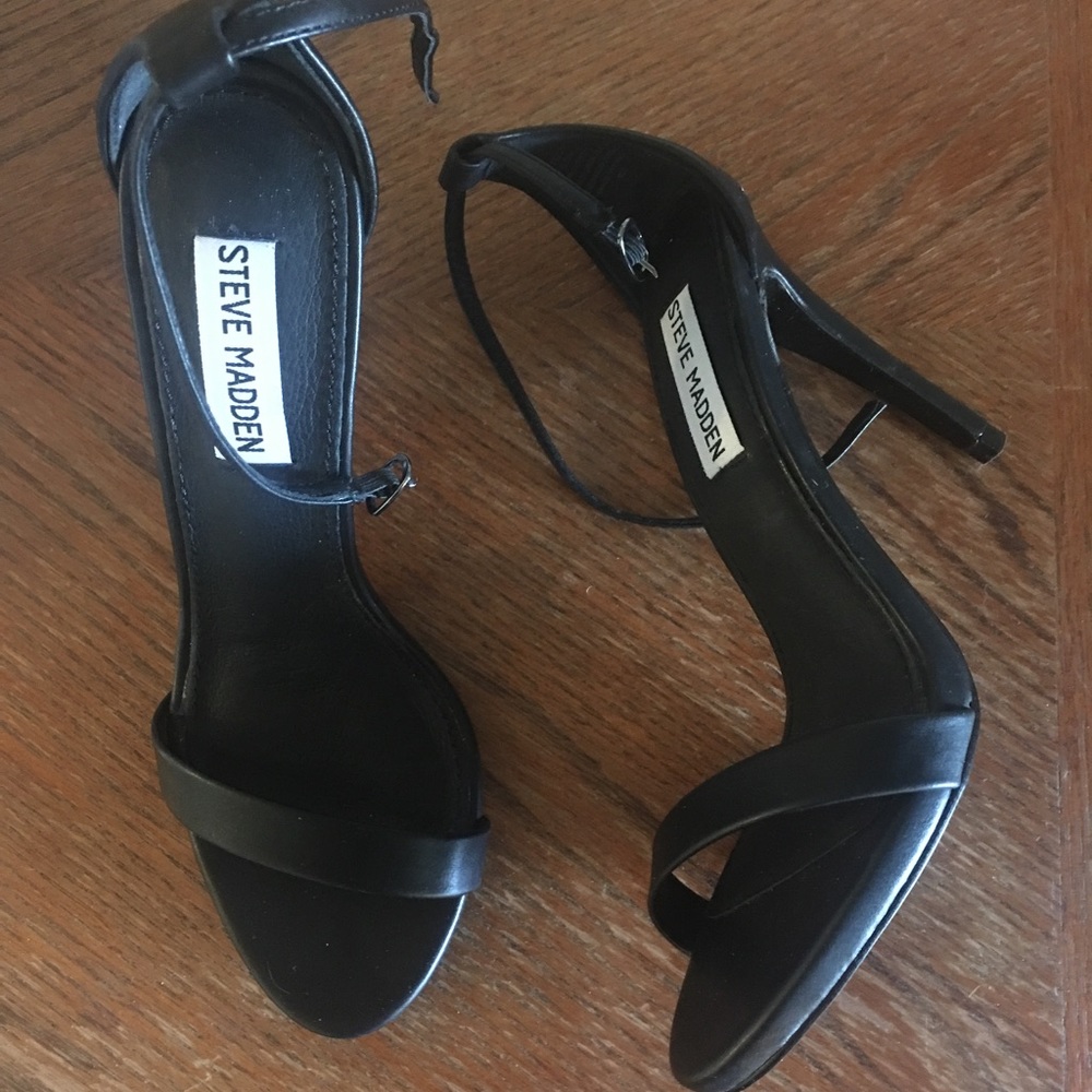 Steve Madden Stecy ankle strap heel